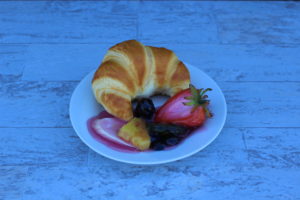 CROISSANT AND FRUIT 626
